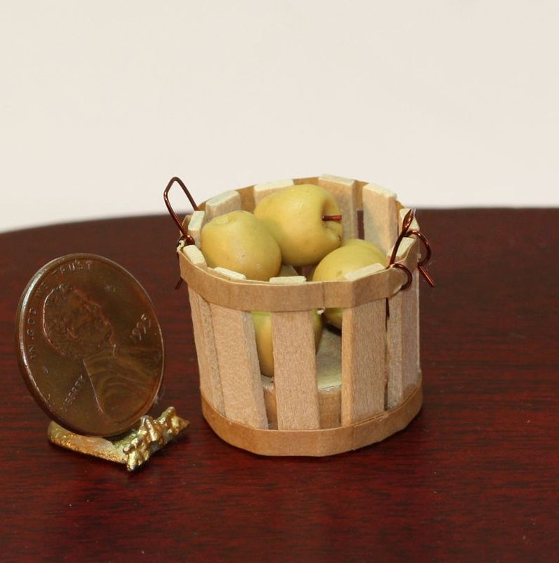 Basket of Whole Golden Delicious Apples
