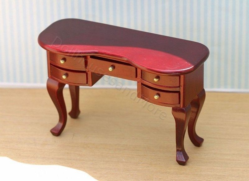 Mahogany Ladies Desk or Vanity Table
