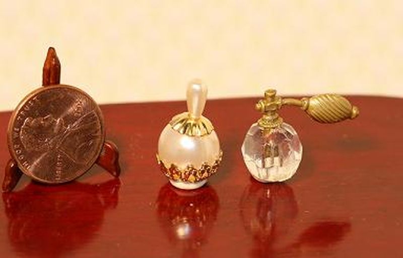 Creme and Gold Perfume Bottle Set