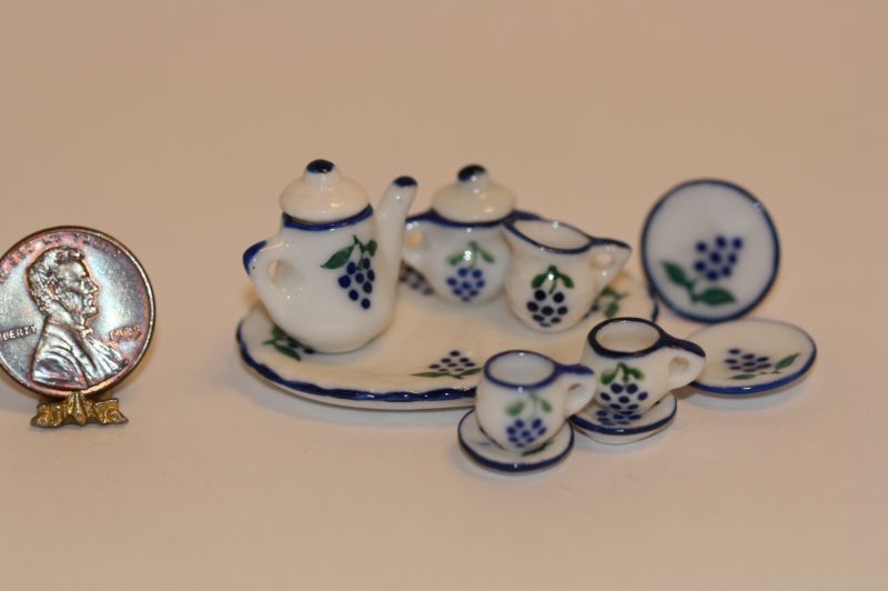 Tea Set w/ Tray in Ceramic in Blue Grapes Design