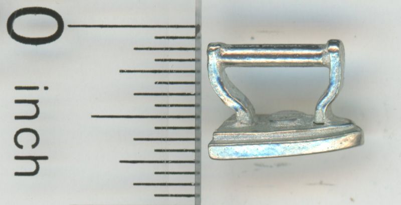1:24 Scale Polished White Metal Sad Iron by Warwick Miniatures
