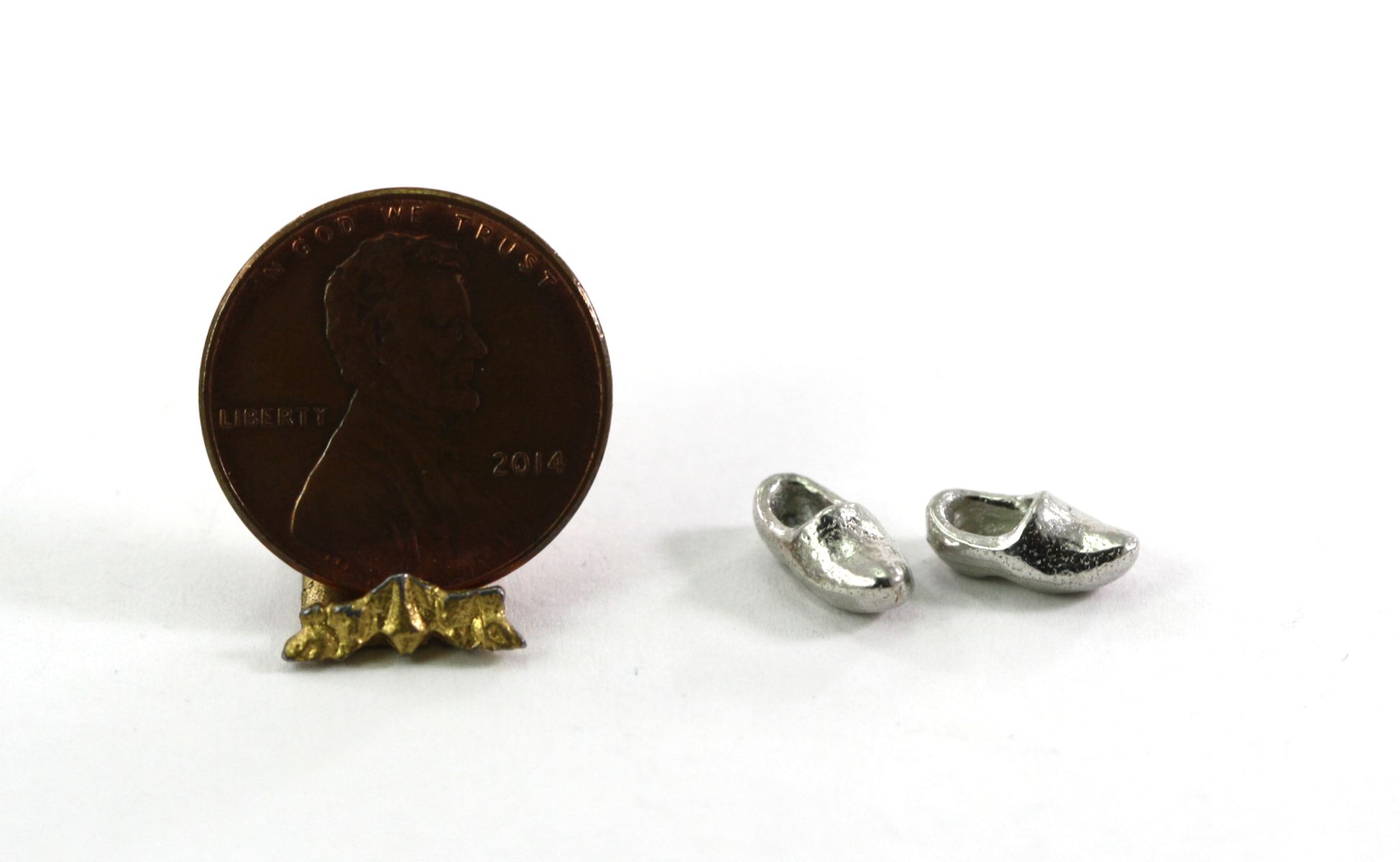 Pair of Clogs in Polished Pewter 1:24 Scale by Warwick Miniatures